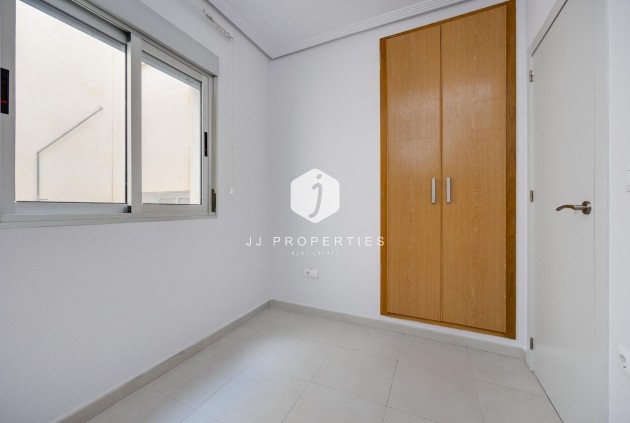 Segunda mano - Apartamento / piso -
Torrevieja - Estacion de autobuses