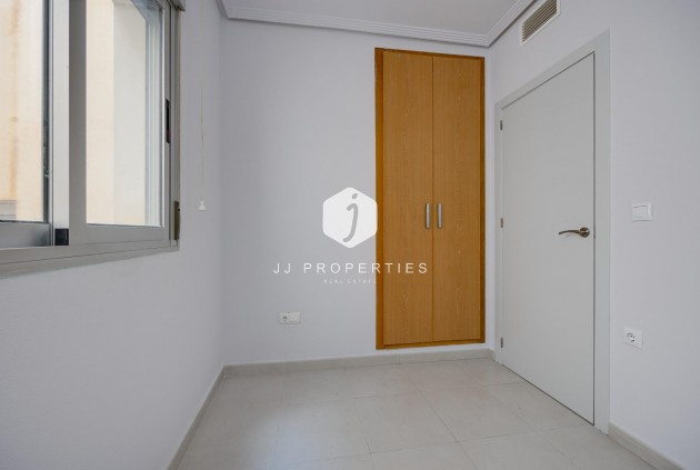 Segunda mano - Apartamento / piso -
Torrevieja - Estacion de autobuses