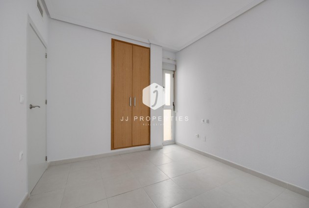 Segunda mano - Apartamento / piso -
Torrevieja - Estacion de autobuses