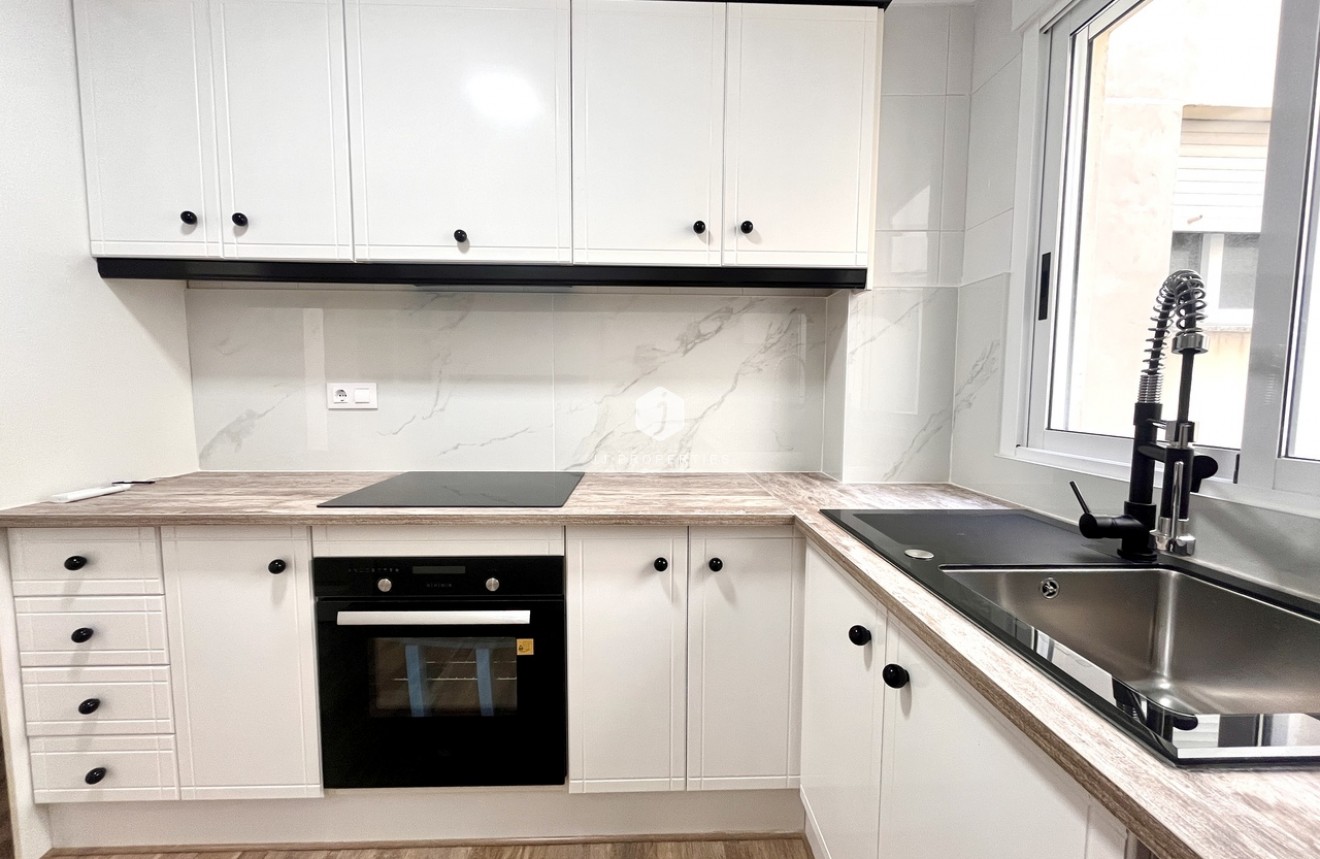 Segunda mano - Apartamento / piso -
San Miguel de Salinas - Inland