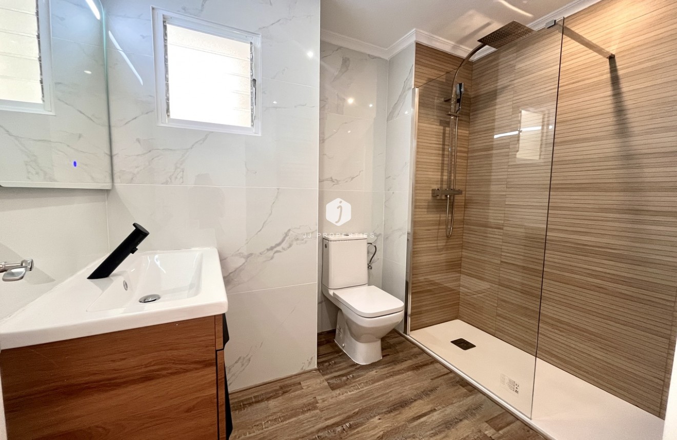 Segunda mano - Apartamento / piso -
San Miguel de Salinas - Inland