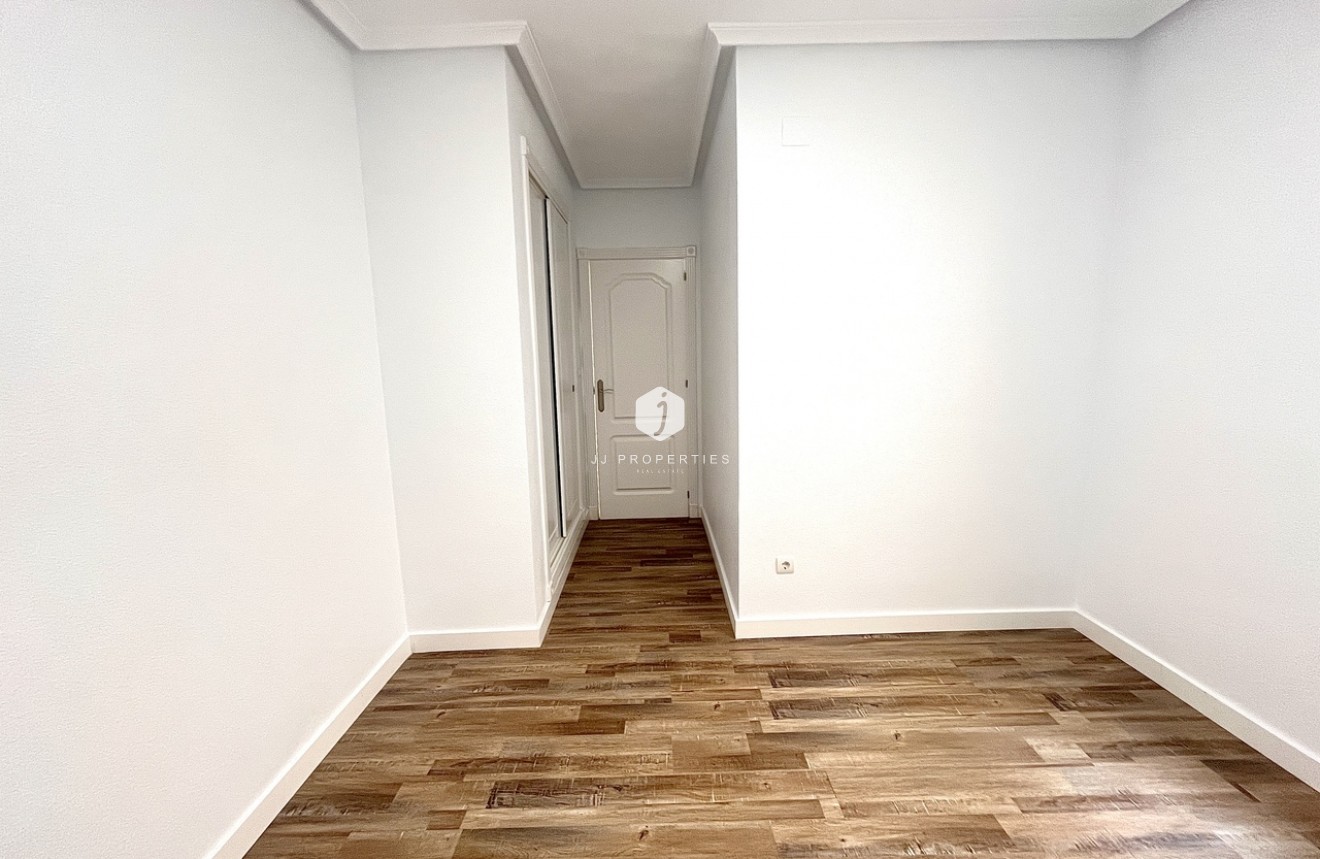 Segunda mano - Apartamento / piso -
San Miguel de Salinas - Inland