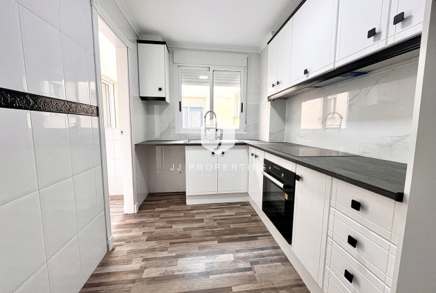 Segunda mano - Apartamento / piso -
San Miguel de Salinas - Inland