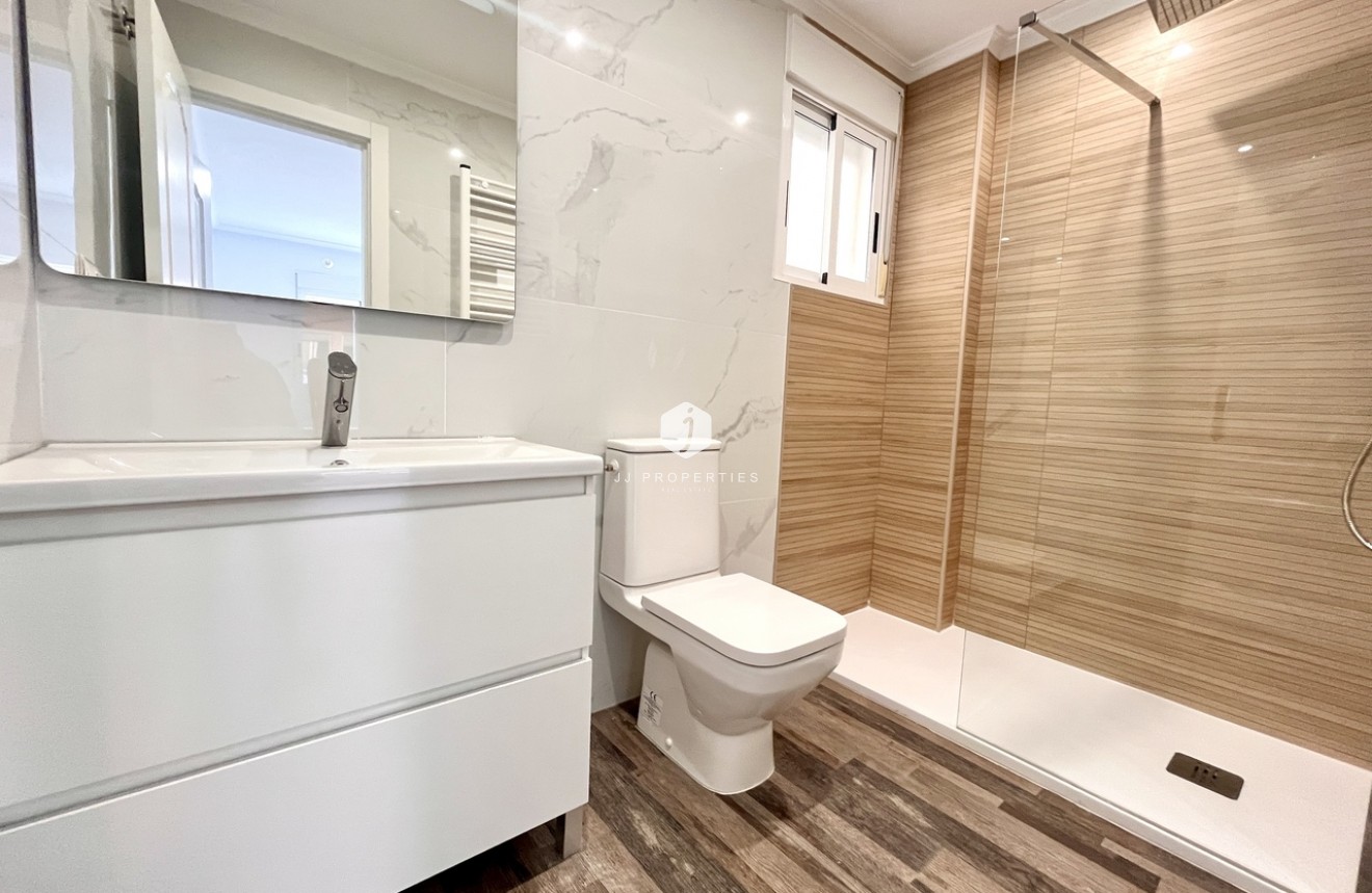 Segunda mano - Apartamento / piso -
San Miguel de Salinas - Inland