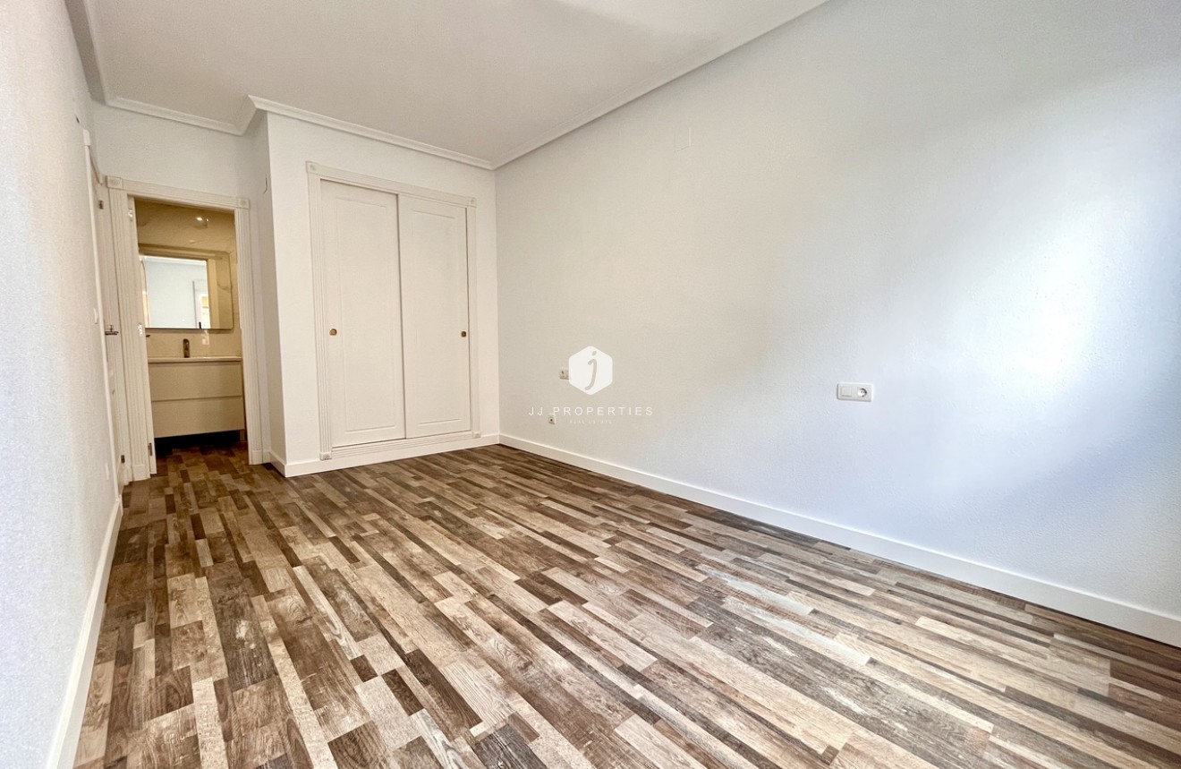 Segunda mano - Apartamento / piso -
San Miguel de Salinas - Inland