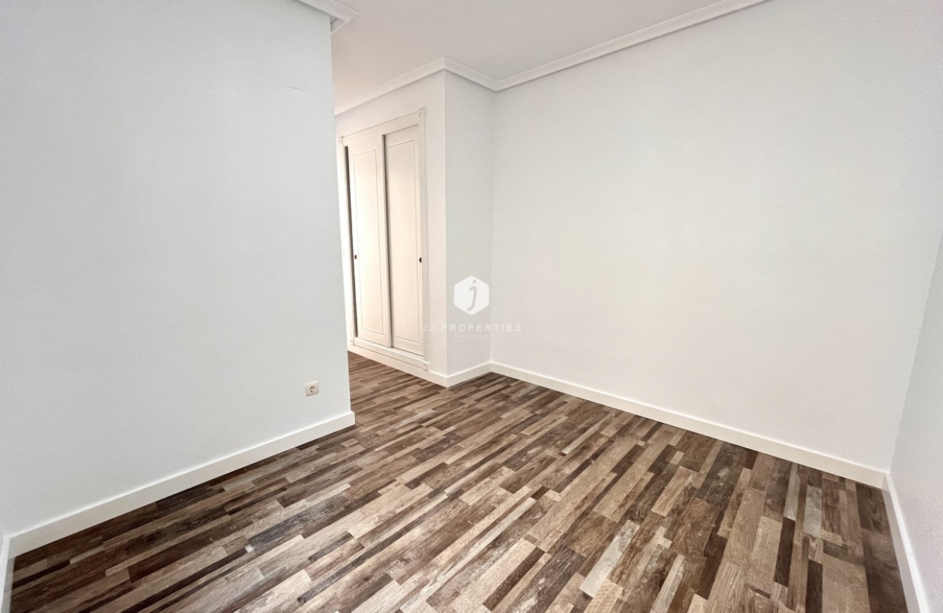 Segunda mano - Apartamento / piso -
San Miguel de Salinas - Inland