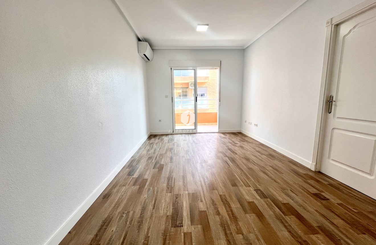 Segunda mano - Apartamento / piso -
San Miguel de Salinas - Inland