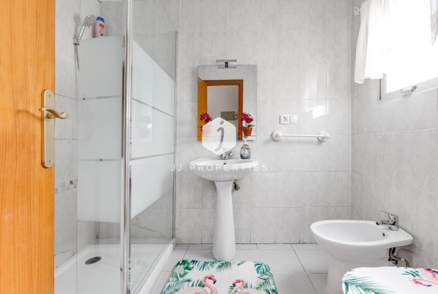 Segunda mano - Apartamento / piso -
Torrevieja - Las Piscinas Naturales