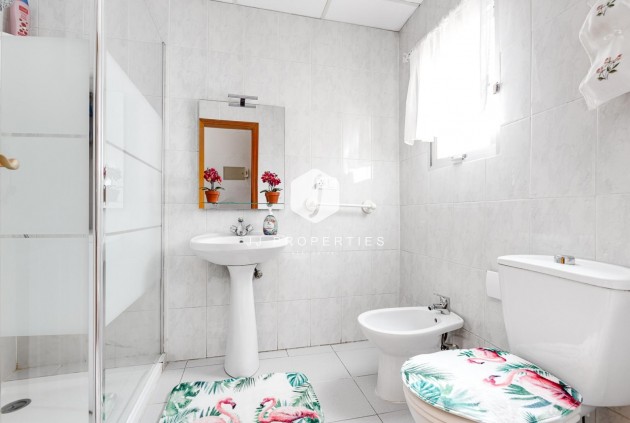 Segunda mano - Apartamento / piso -
Torrevieja - Las Piscinas Naturales