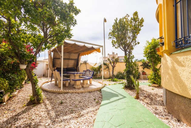 Segunda mano - Villa -
Orihuela Costa - Costa Blanca