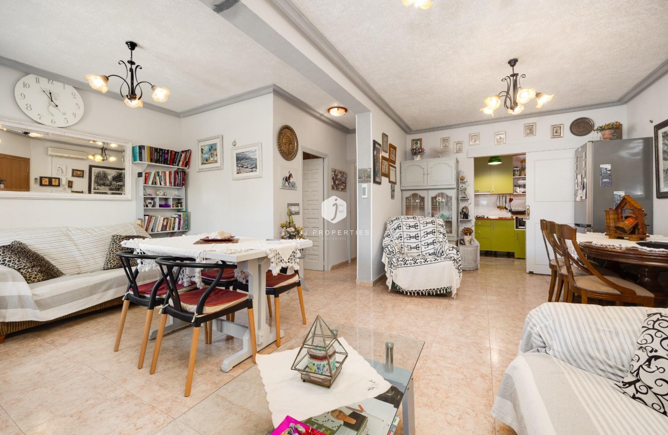 Tweedehands - Villa -
Torrevieja - aguas nuevas