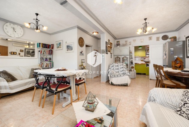 Tweedehands - Villa -
Torrevieja - aguas nuevas