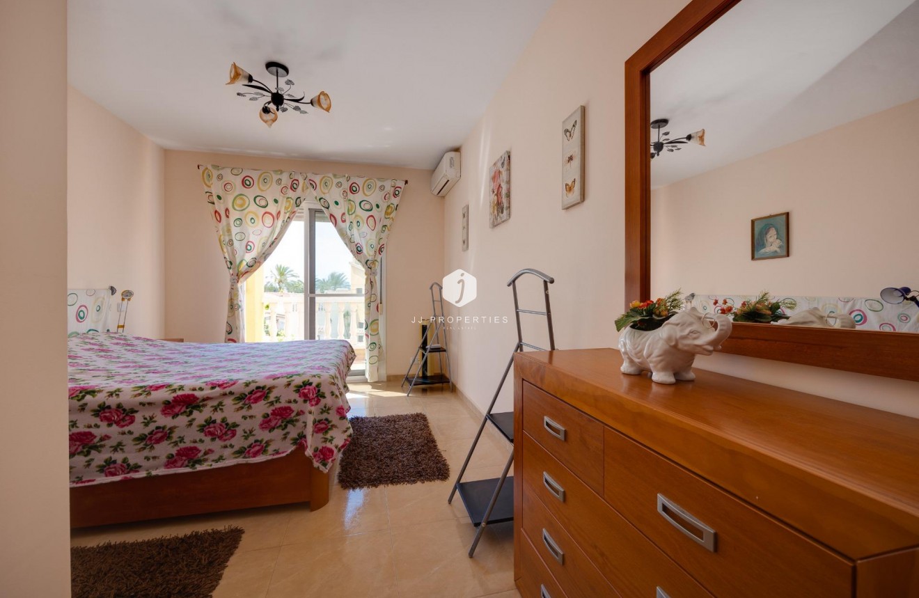 Tweedehands - Villa -
Torrevieja - aguas nuevas