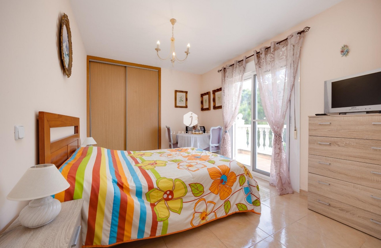 Tweedehands - Villa -
Torrevieja - aguas nuevas