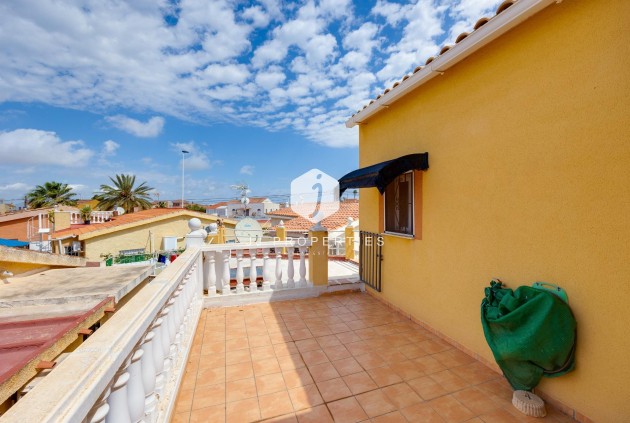 Tweedehands - Villa -
Torrevieja - aguas nuevas