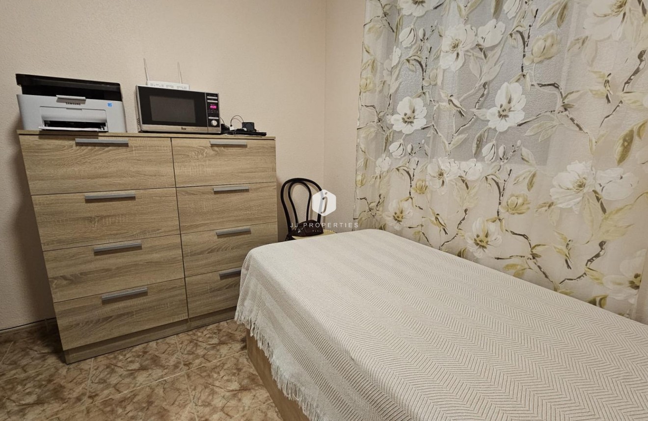 Segunda mano - Apartamento / piso -
Torrevieja - Centro