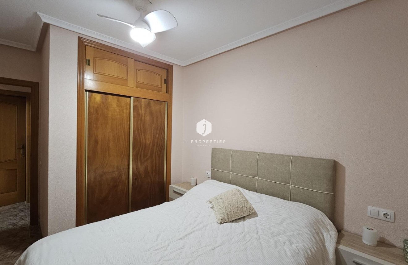 Segunda mano - Apartamento / piso -
Torrevieja - Centro
