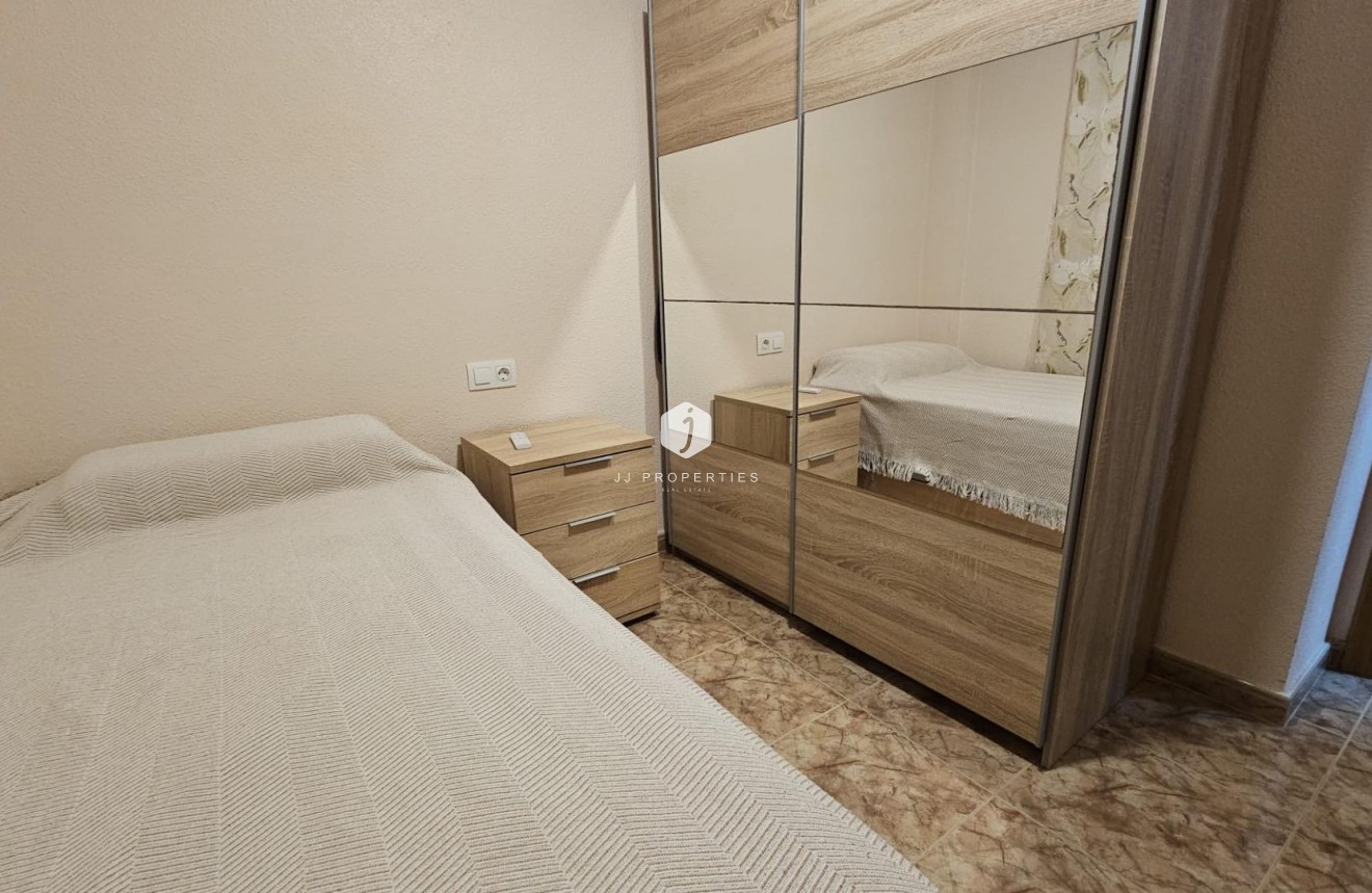 Segunda mano - Apartamento / piso -
Torrevieja - Centro