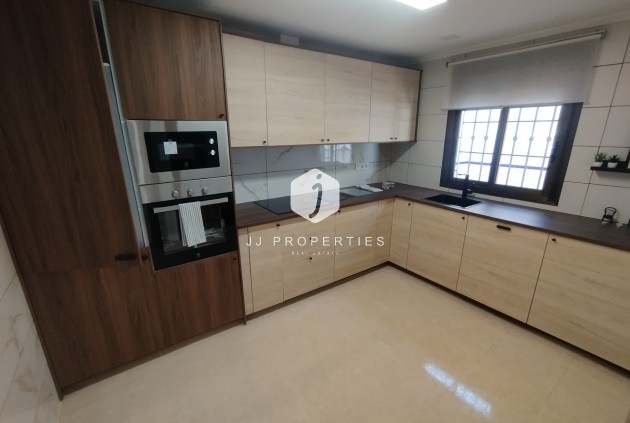 Segunda mano - Chalet -
San Miguel de Salinas - Inland