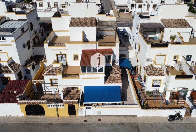 Segunda mano - Chalet -
Torrevieja - Los Balcones