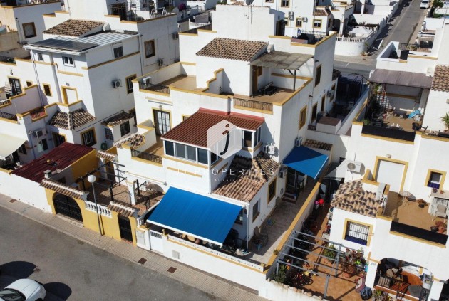 Segunda mano - Chalet -
Torrevieja - Los Balcones