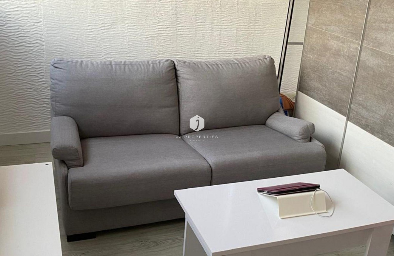 Segunda mano - Chalet -
Torrevieja - Los Balcones