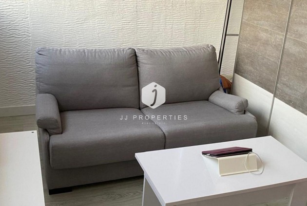 Segunda mano - Chalet -
Torrevieja - Los Balcones