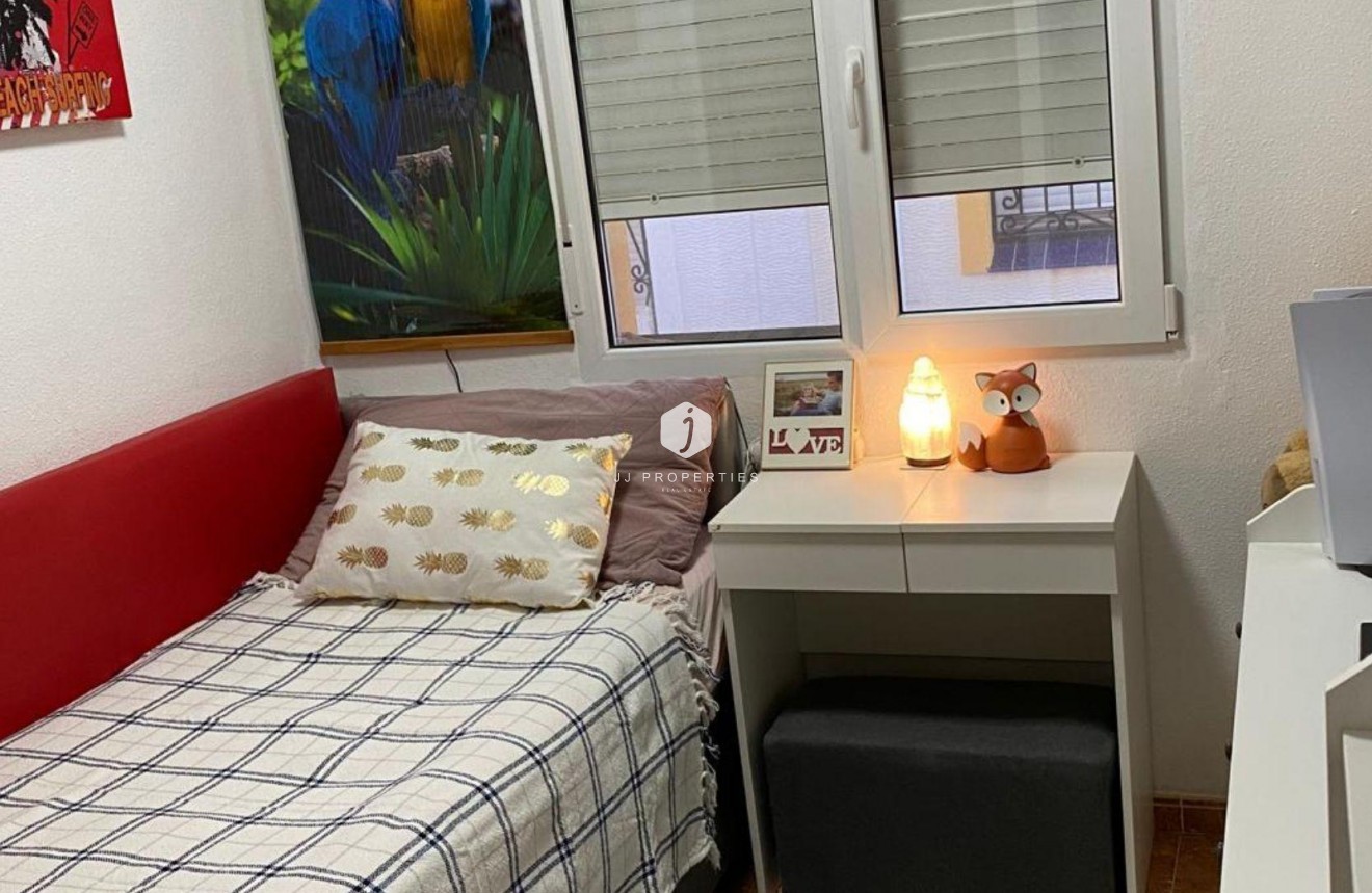 Segunda mano - Chalet -
Torrevieja - Los Balcones