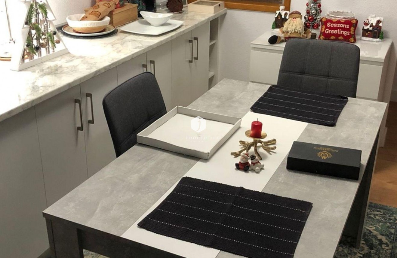 Segunda mano - Chalet -
Torrevieja - Los Balcones