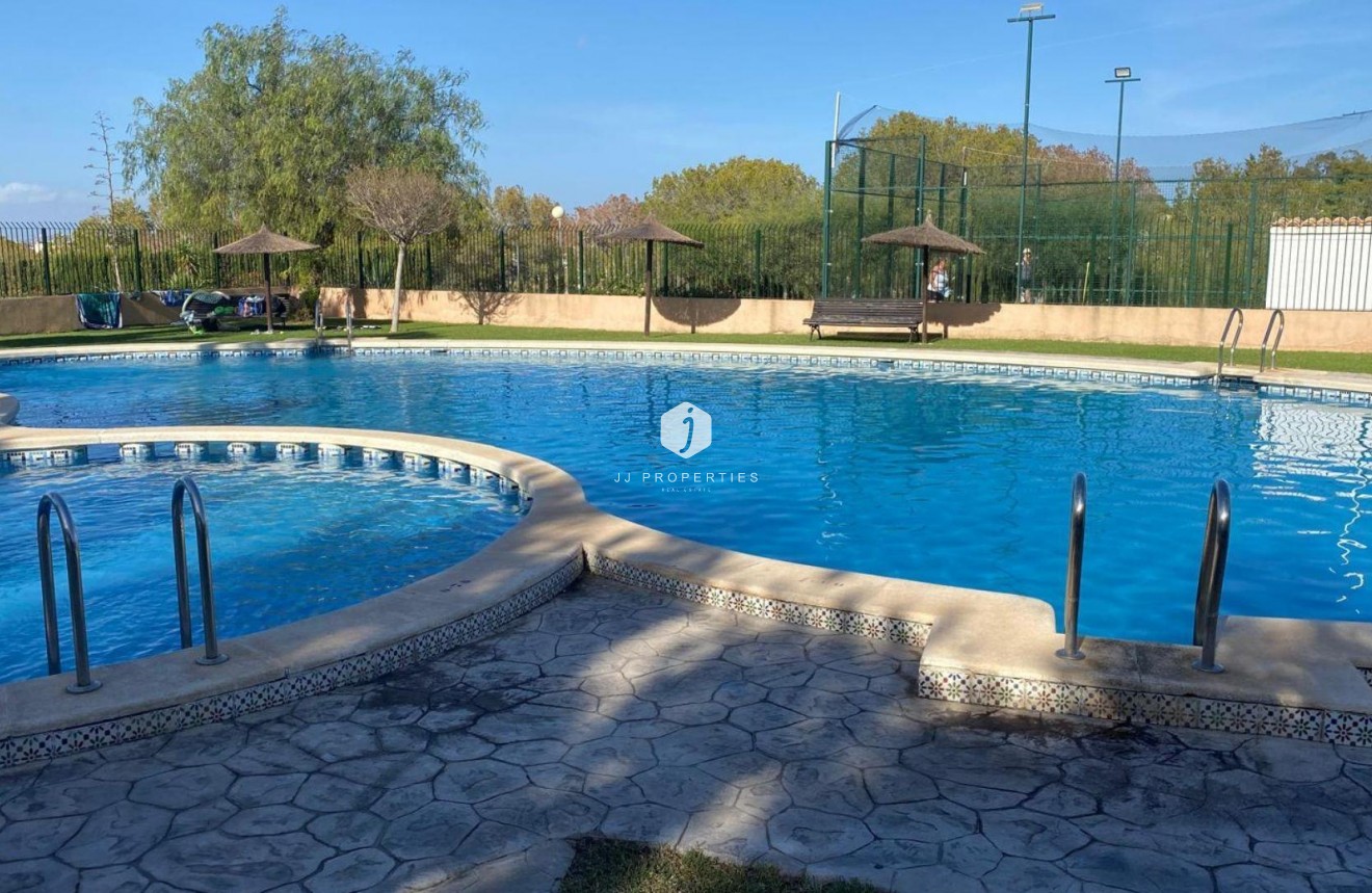 Segunda mano - Chalet -
Torrevieja - Los Balcones