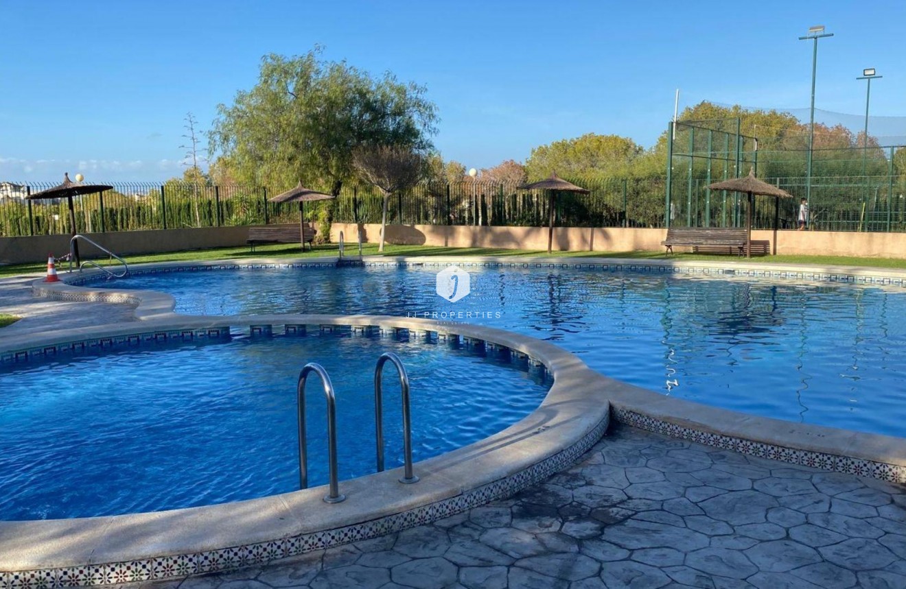 Segunda mano - Chalet -
Torrevieja - Los Balcones