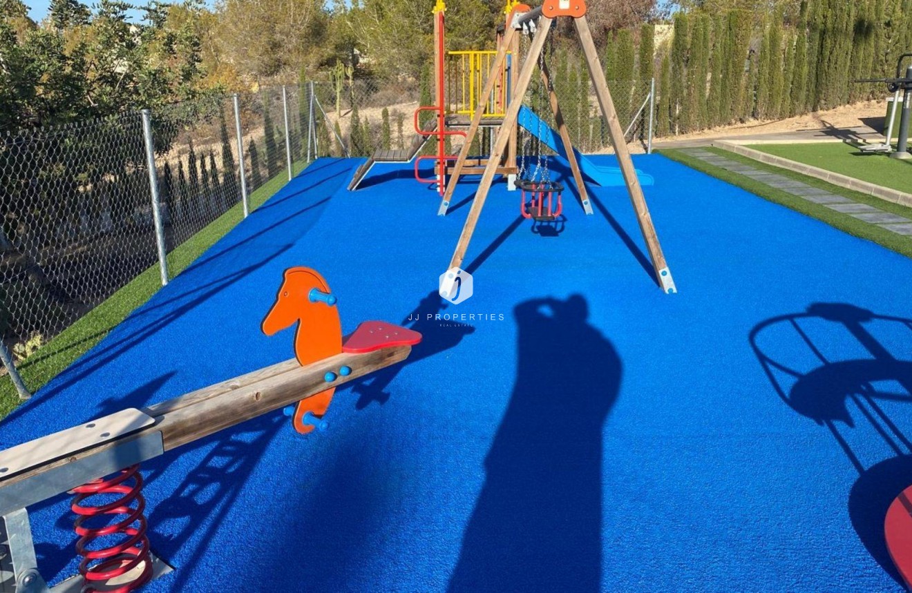 Segunda mano - Chalet -
Torrevieja - Los Balcones