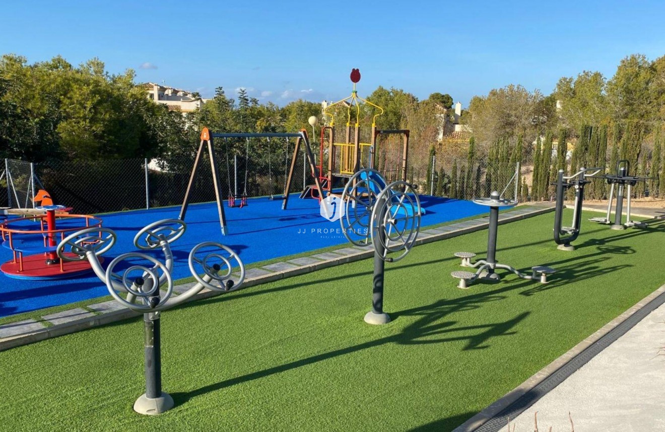 Segunda mano - Chalet -
Torrevieja - Los Balcones