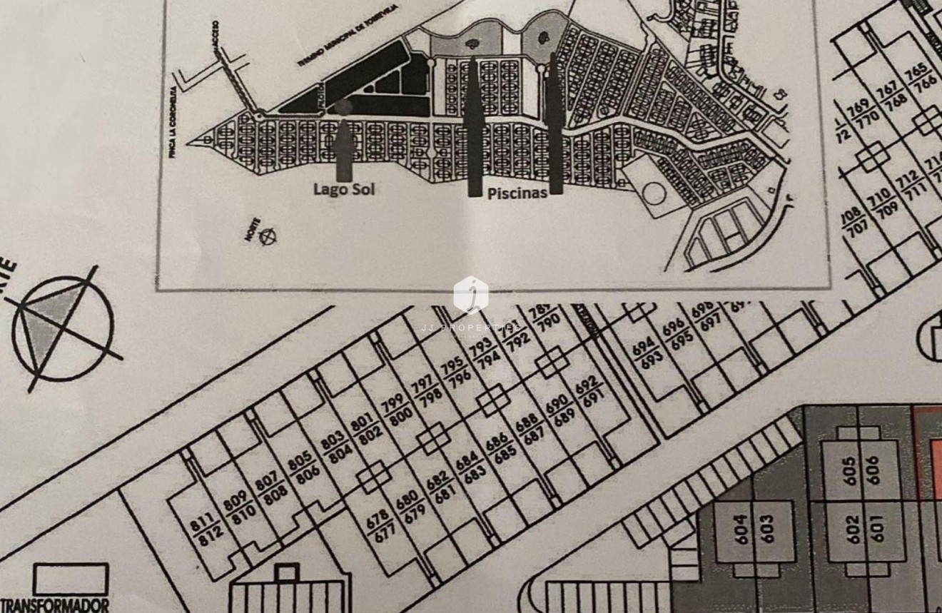 Segunda mano - Chalet -
Torrevieja - Los Balcones