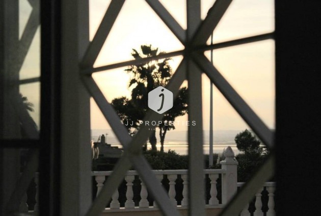 Segunda mano - Villa -
Torrevieja - La Siesta - El Salado - Torreta