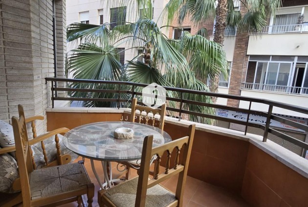 D'occasion - Appartement -
Torrevieja - Centro