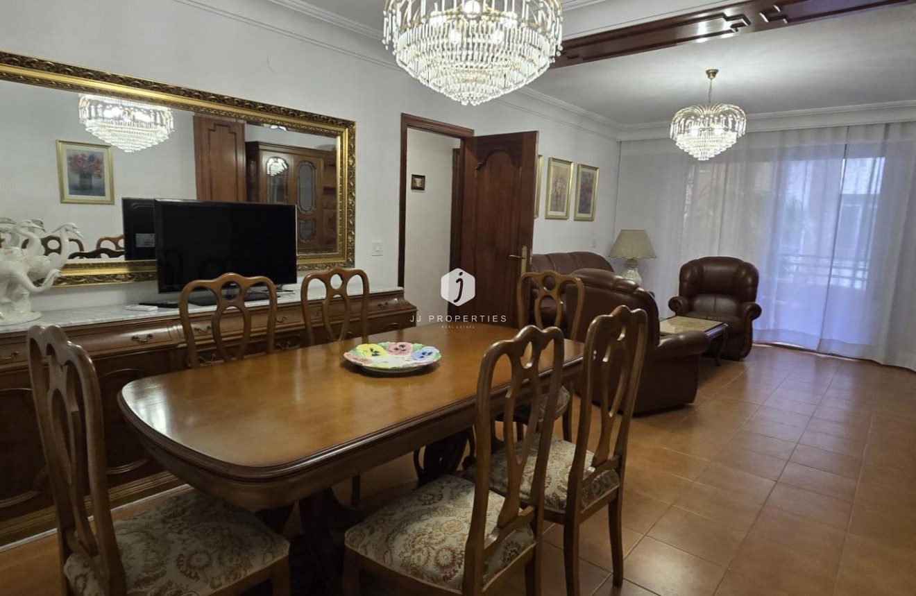 D'occasion - Appartement -
Torrevieja - Centro