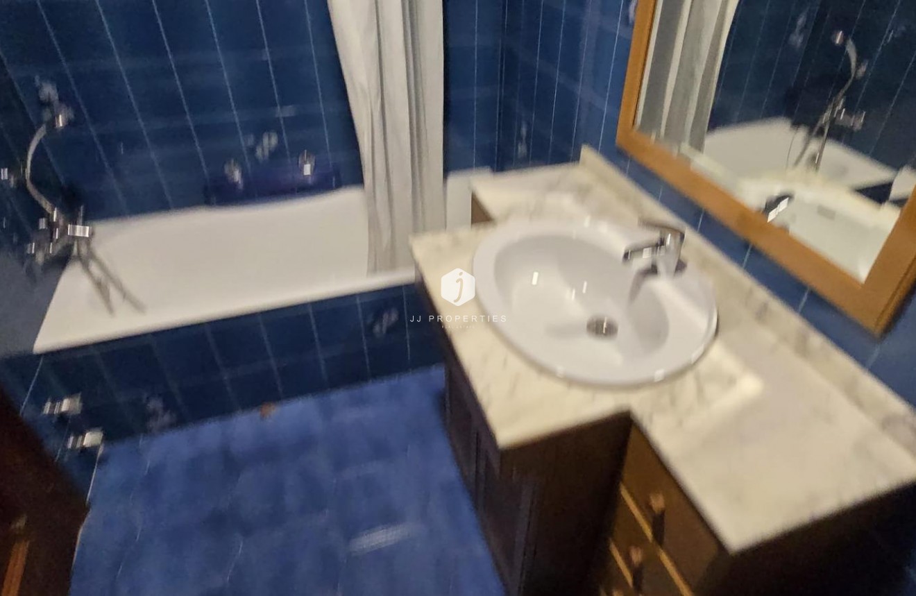 D'occasion - Appartement -
Torrevieja - Centro