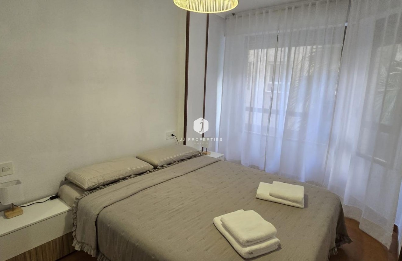 D'occasion - Appartement -
Torrevieja - Centro