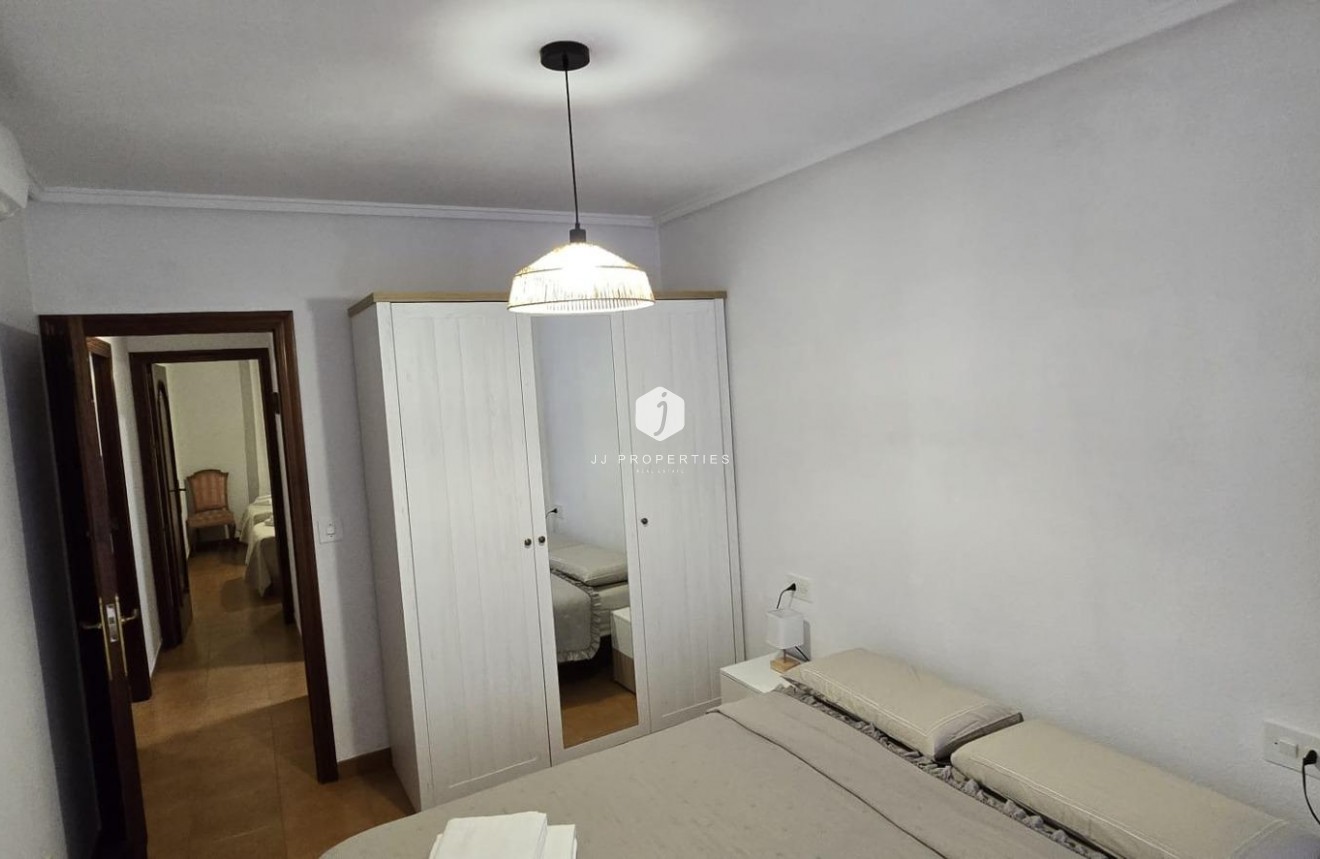 D'occasion - Appartement -
Torrevieja - Centro