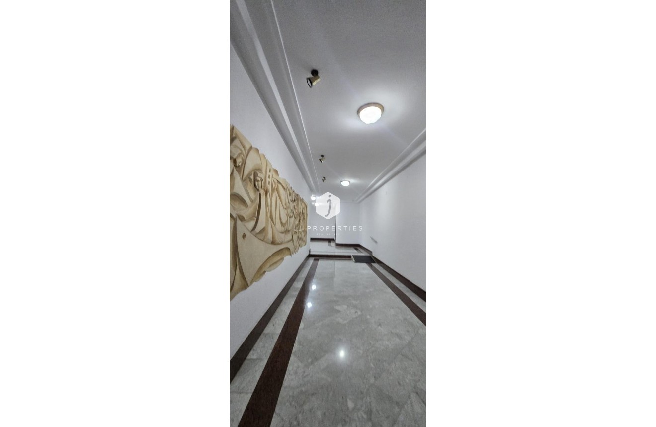 D'occasion - Appartement -
Torrevieja - Centro