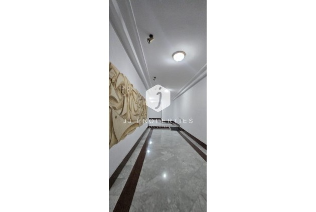 D'occasion - Appartement -
Torrevieja - Centro