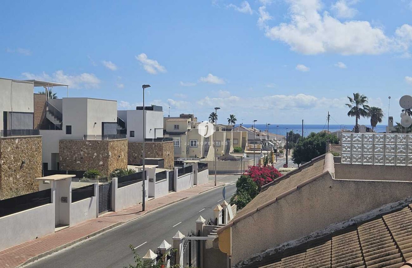 Segunda mano - Villa -
Torrevieja - Torre Del Moro
