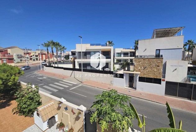 Segunda mano - Villa -
Torrevieja - Torre Del Moro