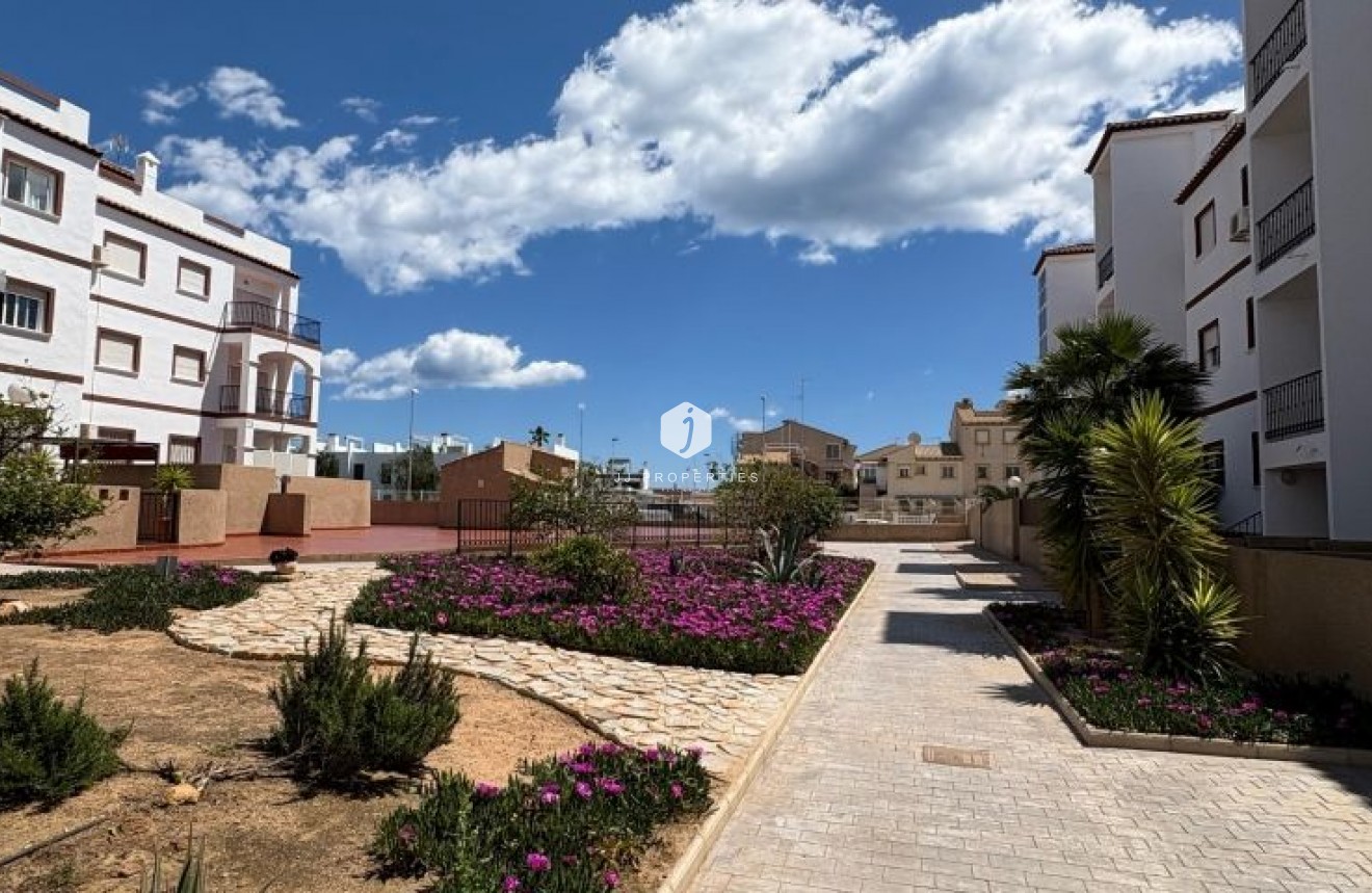 Segunda mano - Apartamento / piso -
Orihuela Costa - Costa Blanca