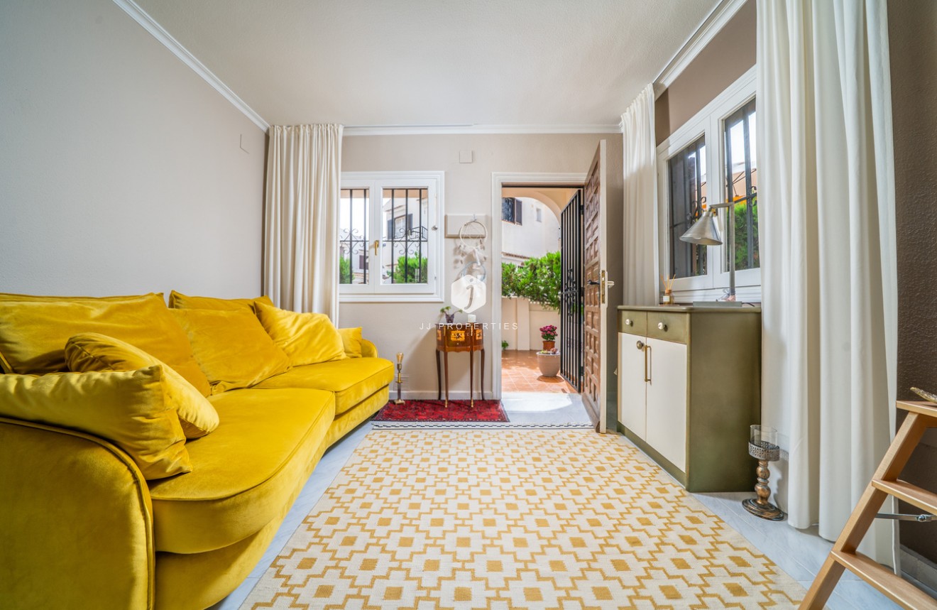 Segunda mano - Bungalow -
Torrevieja - La Mata