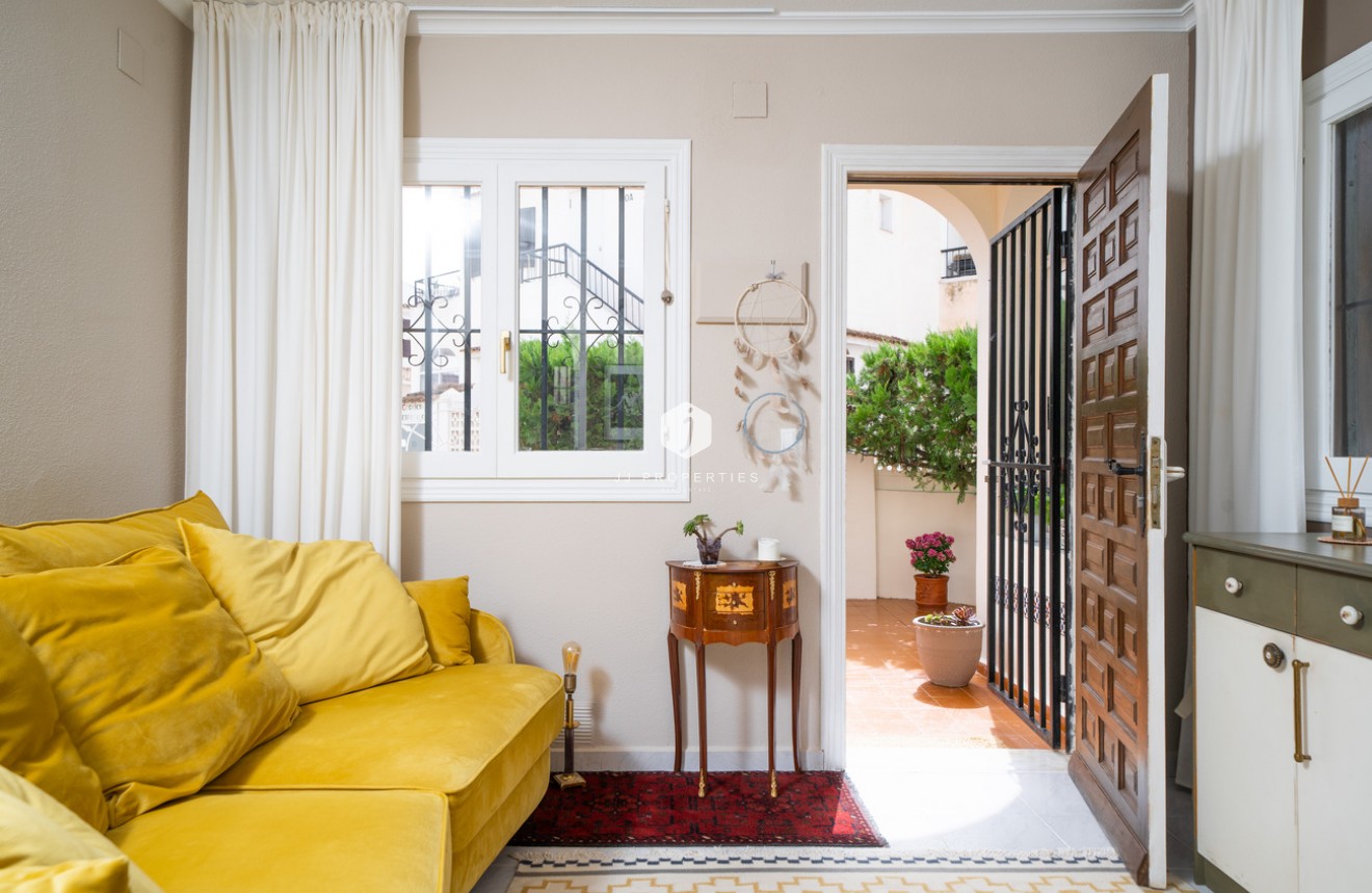 Segunda mano - Bungalow -
Torrevieja - La Mata