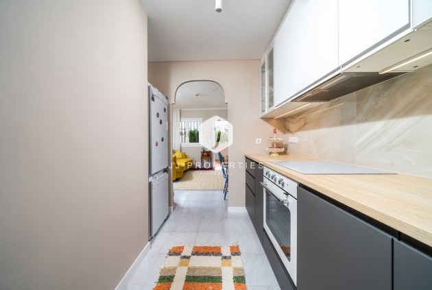 Segunda mano - Bungalow -
Torrevieja - La Mata