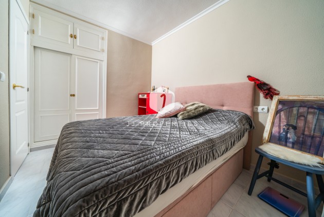 Segunda mano - Bungalow -
Torrevieja - La Mata