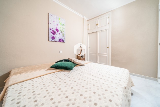 Segunda mano - Bungalow -
Torrevieja - La Mata